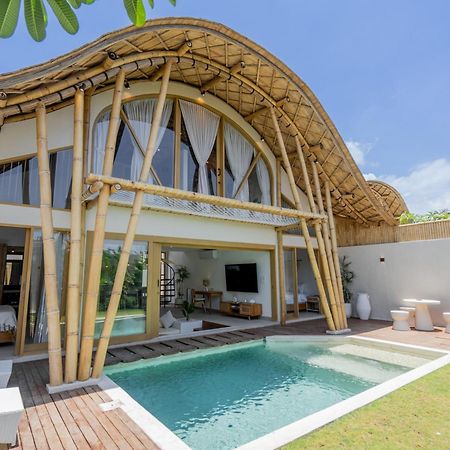 Villa Sunset Bamboo - 3Br Villa In Kerobokan المظهر الخارجي الصورة