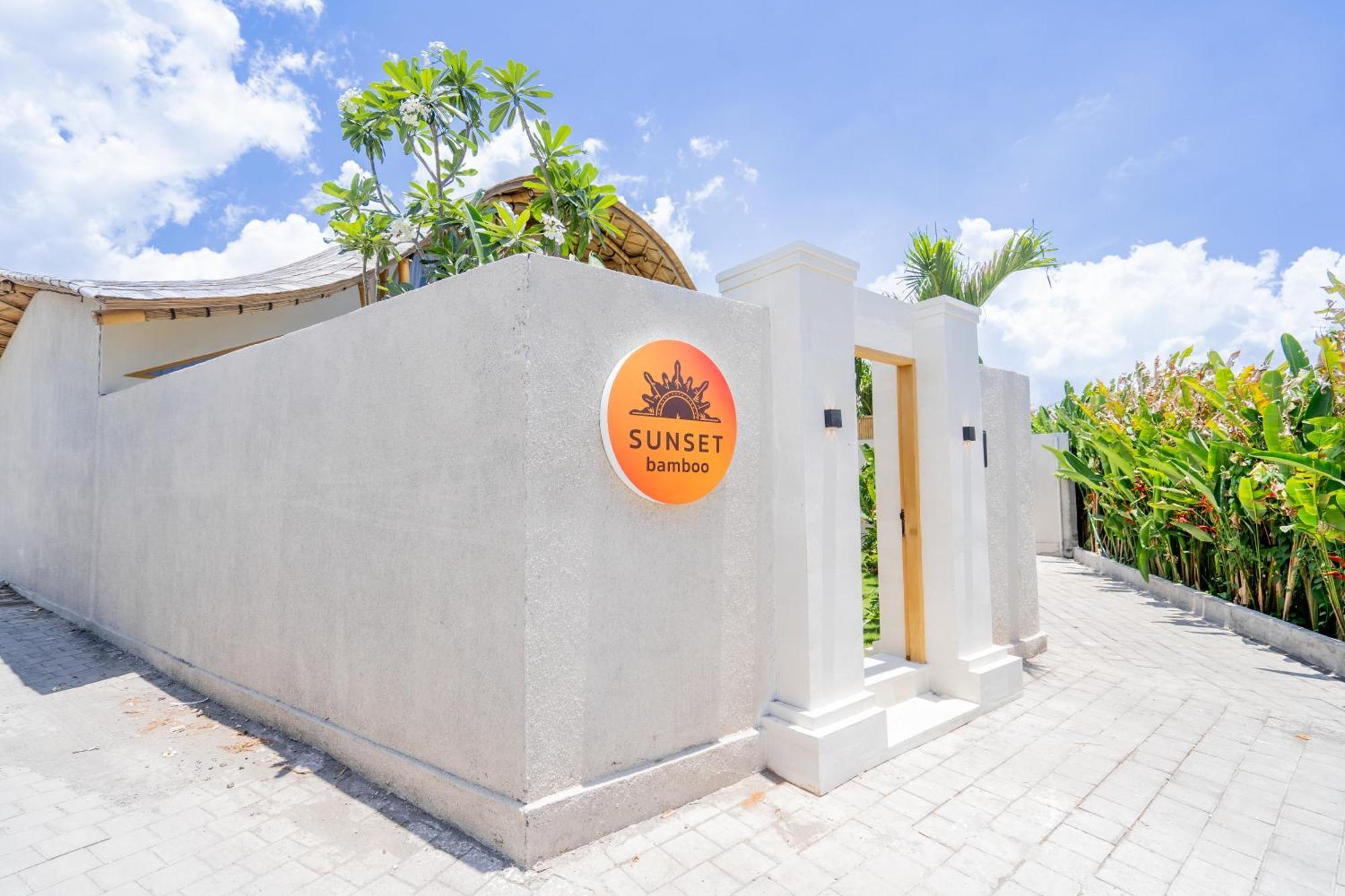 Villa Sunset Bamboo - 3Br Villa In Kerobokan المظهر الخارجي الصورة