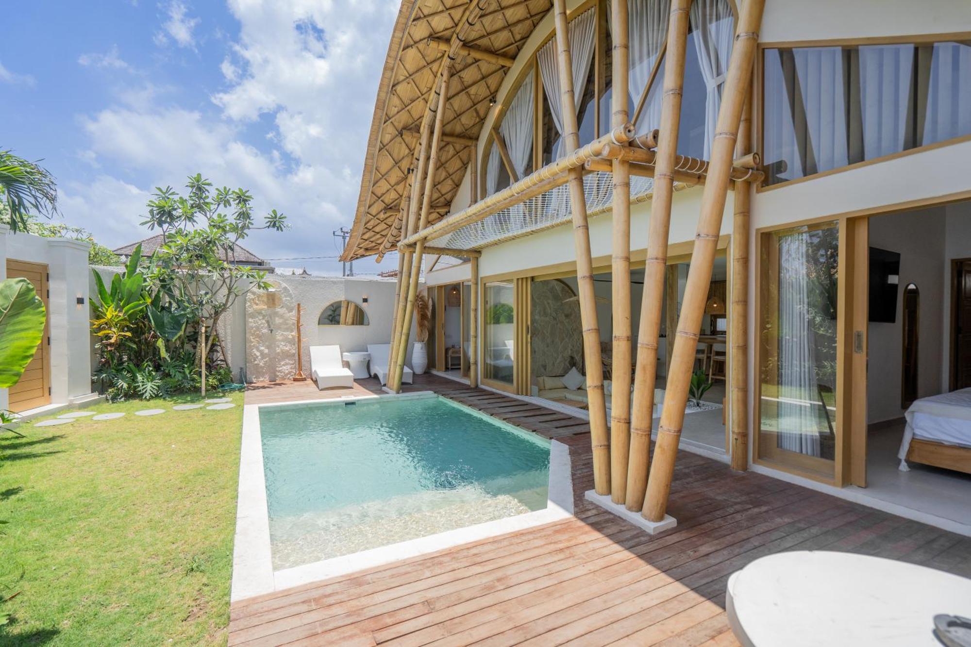 Villa Sunset Bamboo - 3Br Villa In Kerobokan المظهر الخارجي الصورة