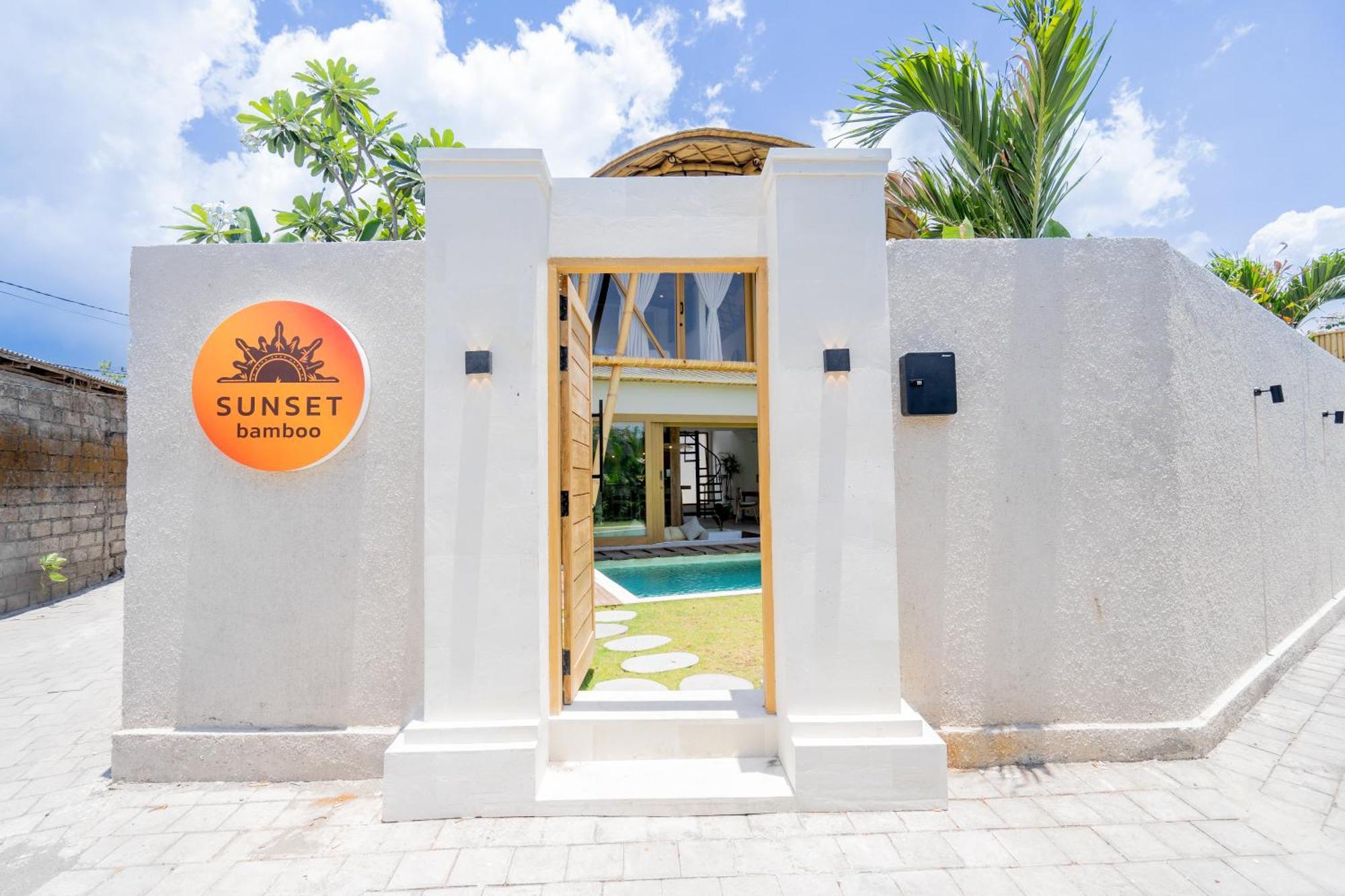 Villa Sunset Bamboo - 3Br Villa In Kerobokan المظهر الخارجي الصورة