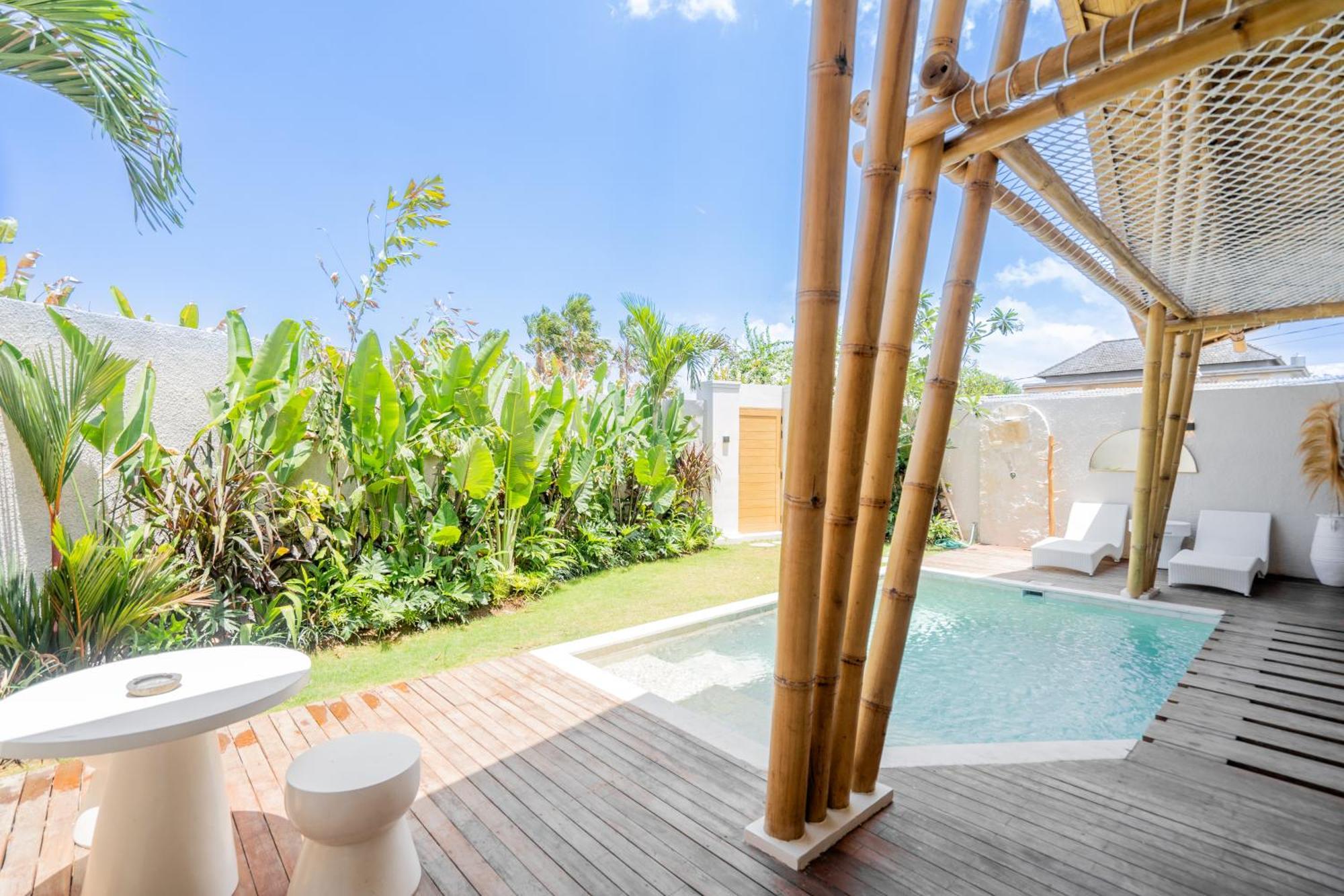 Villa Sunset Bamboo - 3Br Villa In Kerobokan المظهر الخارجي الصورة